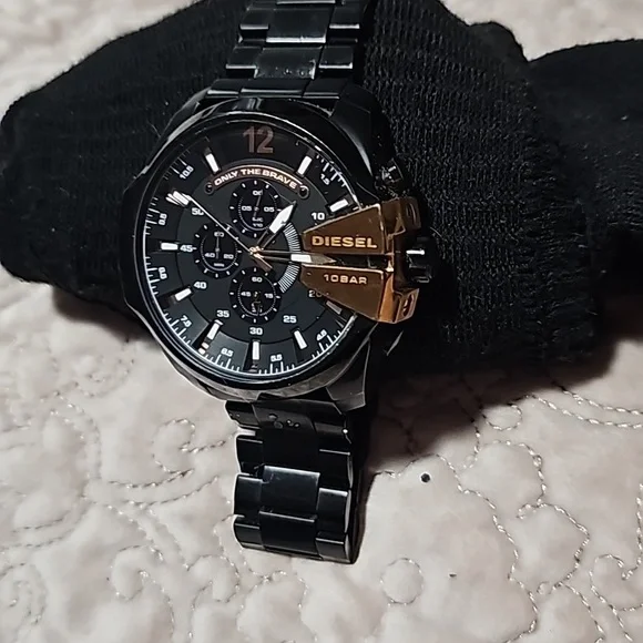 Watch - Picture 2 of 2